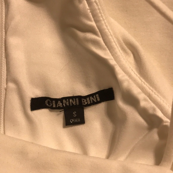 Gorgeous Size Small White Gianni Bini Dress - Picture 3 of 4